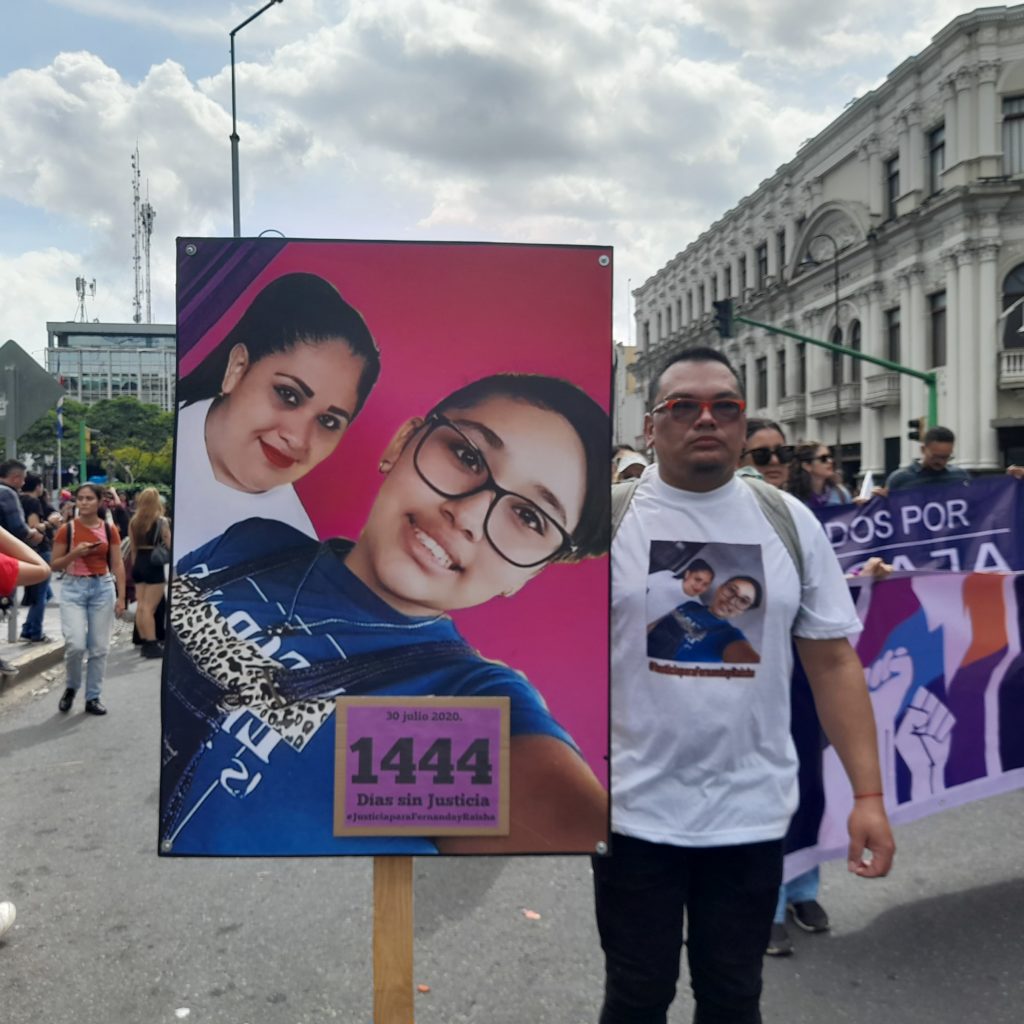 Mujeres marcharon En Costa Rica para visibilizar el incremento de ...