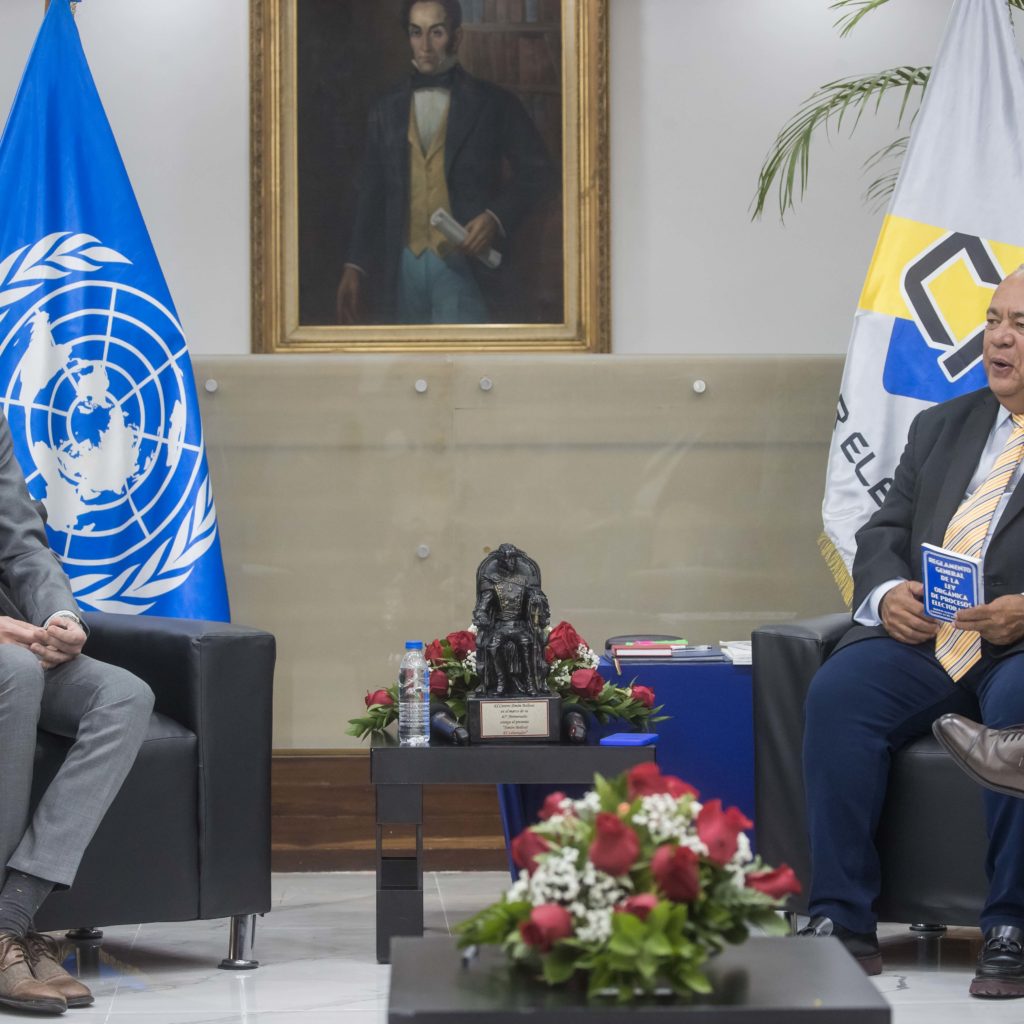 Expertos electorales de ONU en Venezuela presenta al CNE un informe ...
