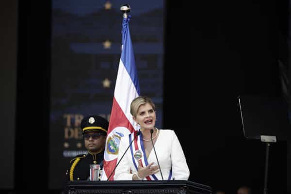 Laura Fernández
